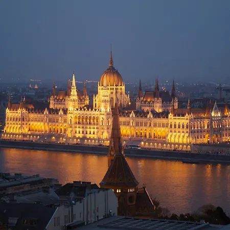 D48 - Boulevard - Location By Bqa * Будапешт